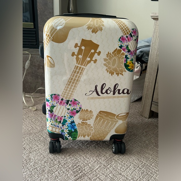 🌸SOLD🌸 Like new hard shell carry on luggage - Picture 2 of 5